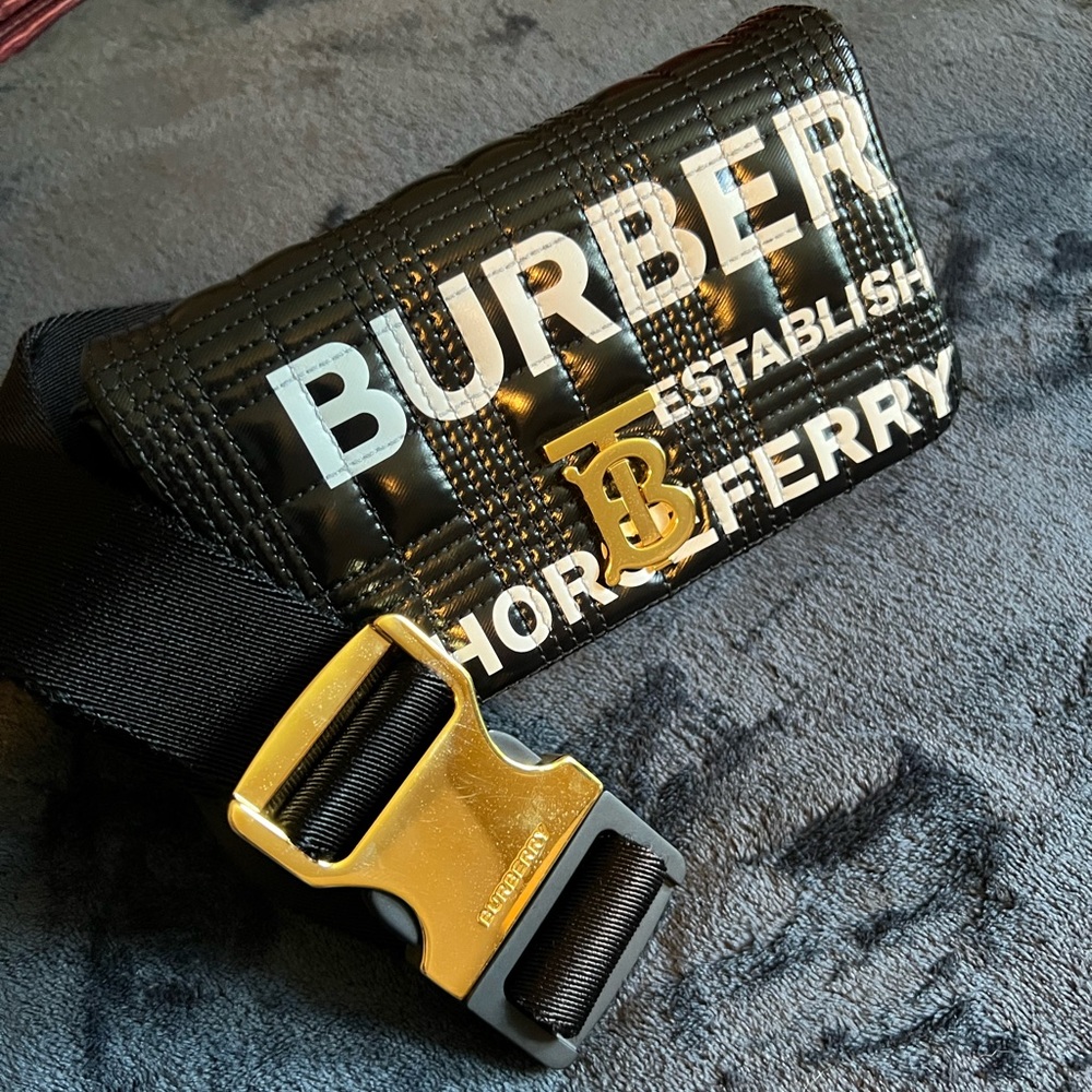 SOLD ❌❌❌Burberry Black Quilted Crossbody Bag with Logo - Picture 13 of 16